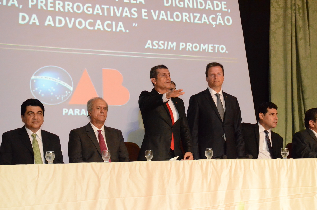 Paulo Maia é empossado na Presidência da OAB