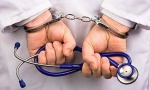 Médico condenado por abuso sexual perde o cargo público