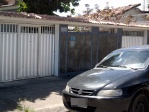 Empresa é condenada a pagar dano moral por estacionar na frente de garagem